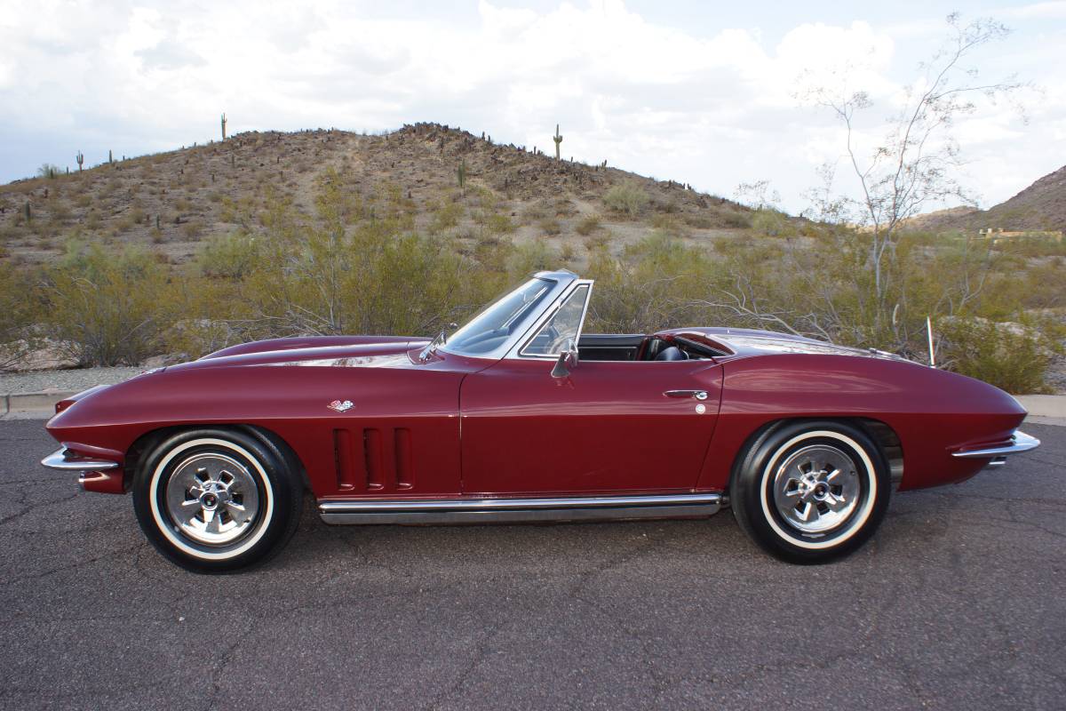 Chevrolet-Corvette-stingray-1965