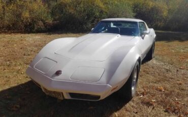 Chevrolet-Corvette-stingray-1974-1