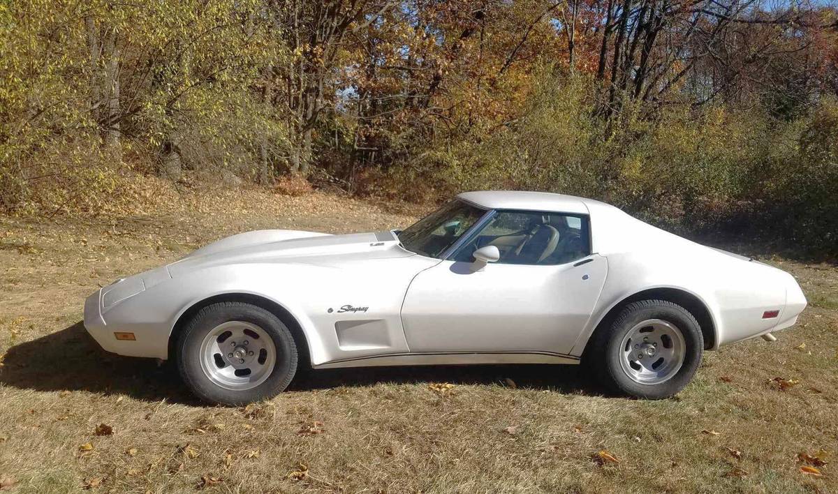 Chevrolet-Corvette-stingray-1974-18