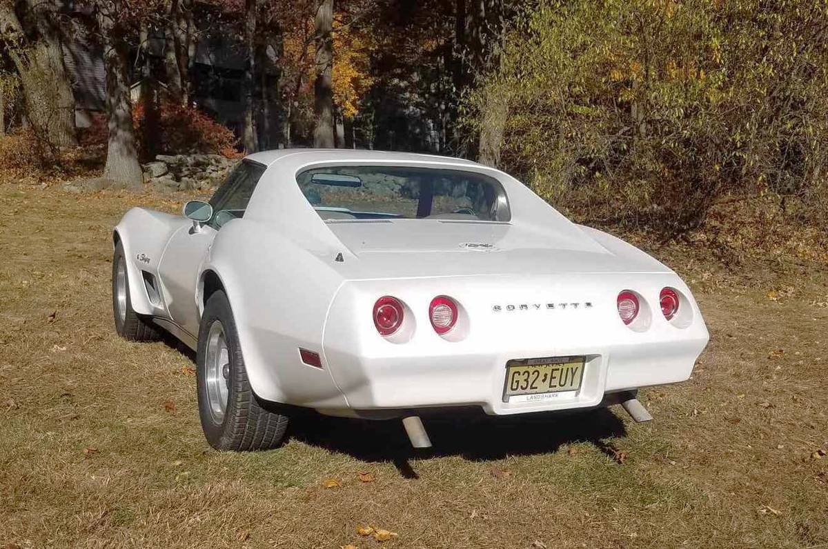 Chevrolet-Corvette-stingray-1974-4