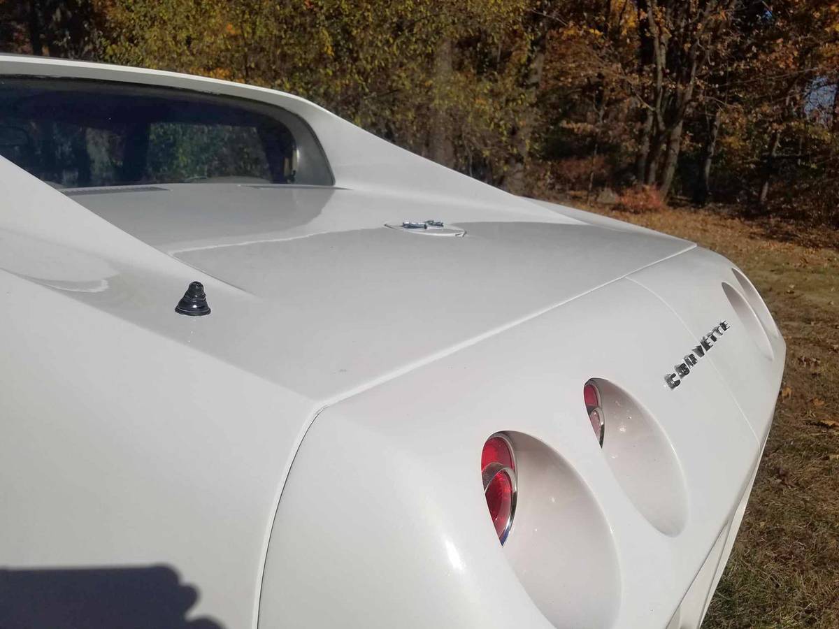 Chevrolet-Corvette-stingray-1974-9