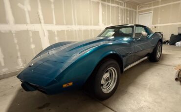 Chevrolet-Corvette-stingray-1975-10