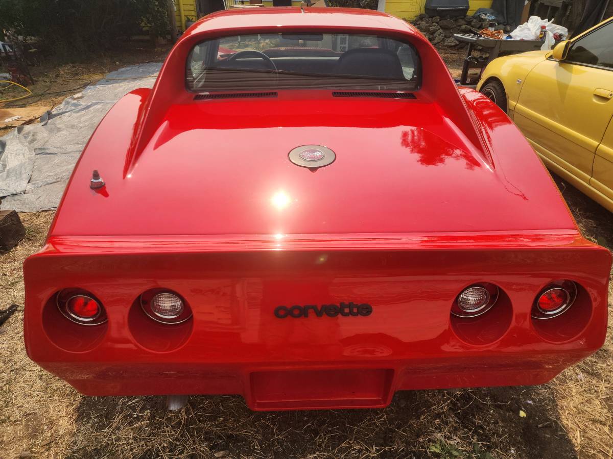 Chevrolet-Corvette-stingray-1975-5