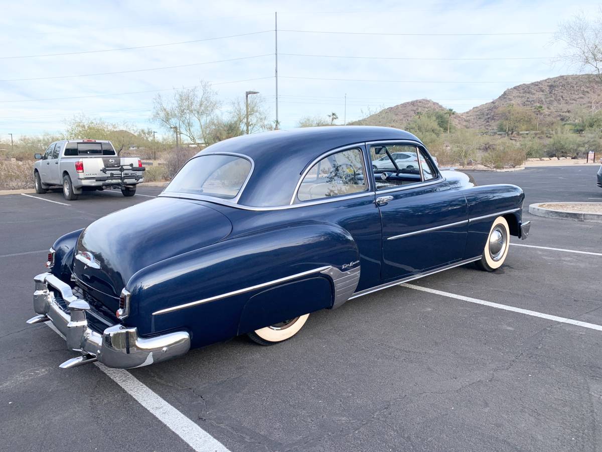 Chevrolet-Deluxe-sedan-1952-1