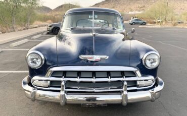 Chevrolet-Deluxe-sedan-1952-2