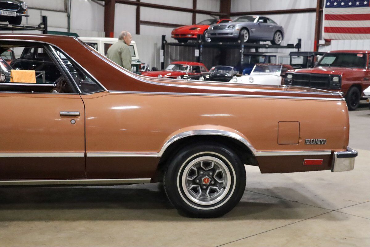 Chevrolet-El-Camino-Pickup-1982-4