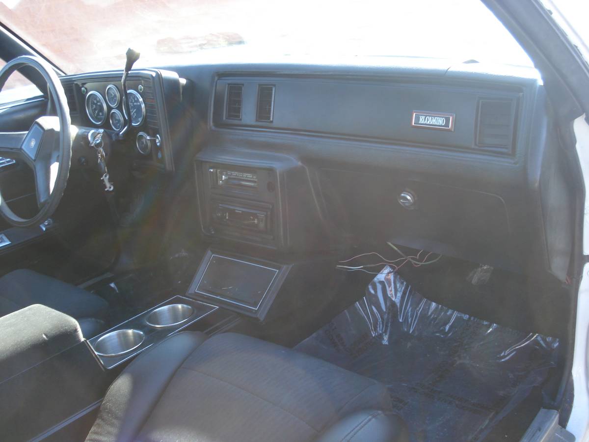 Chevrolet-Elcamino-1981-12