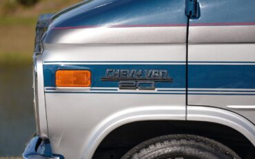 Chevrolet-G20-Van-Van-1990-26