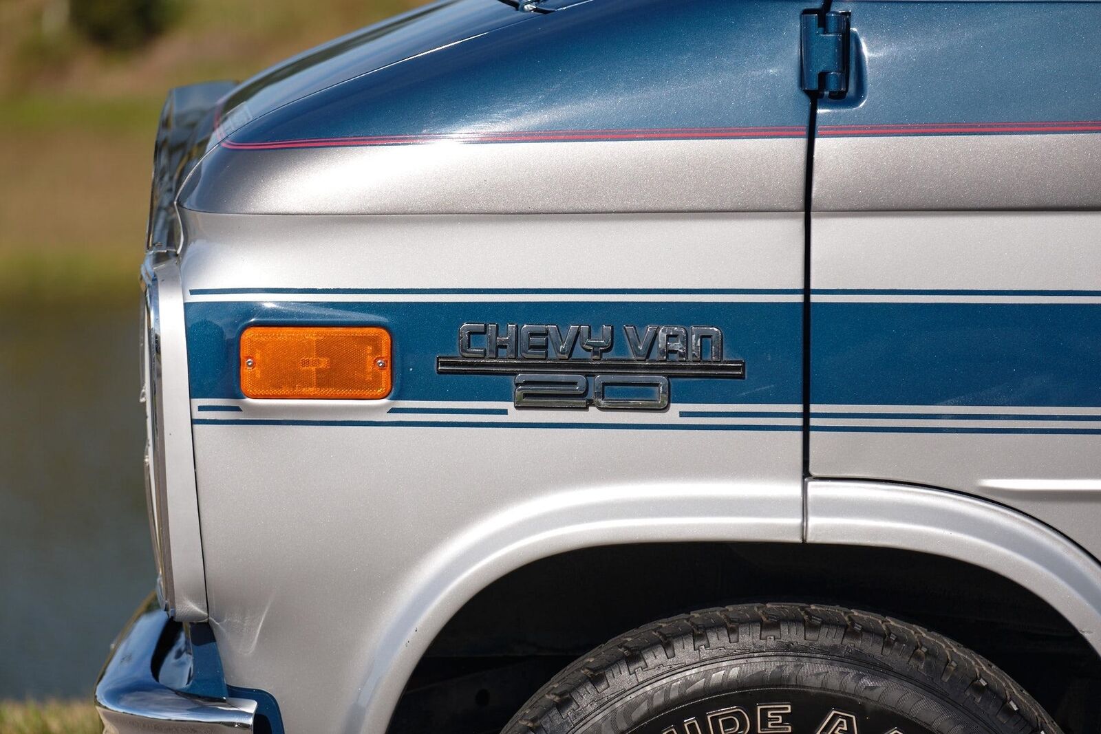 Chevrolet-G20-Van-Van-1990-26