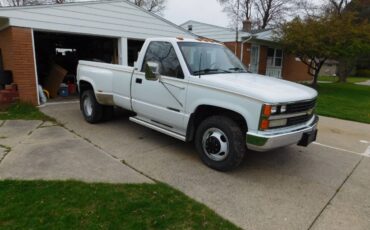 Chevrolet-Gmt-400-1-ton-dually-1988