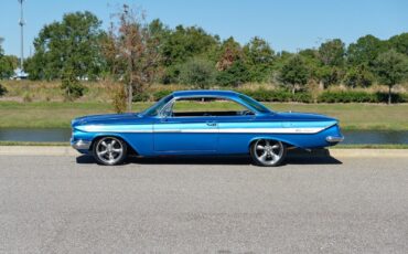 Chevrolet-Impala-1961-1