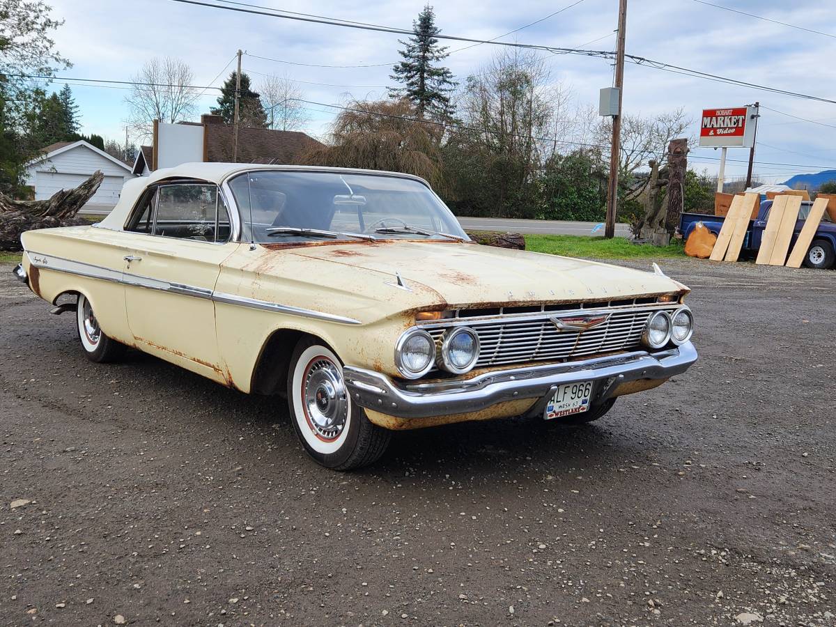 Chevrolet-Impala-1961-20