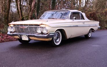 Chevrolet-Impala-1961-22