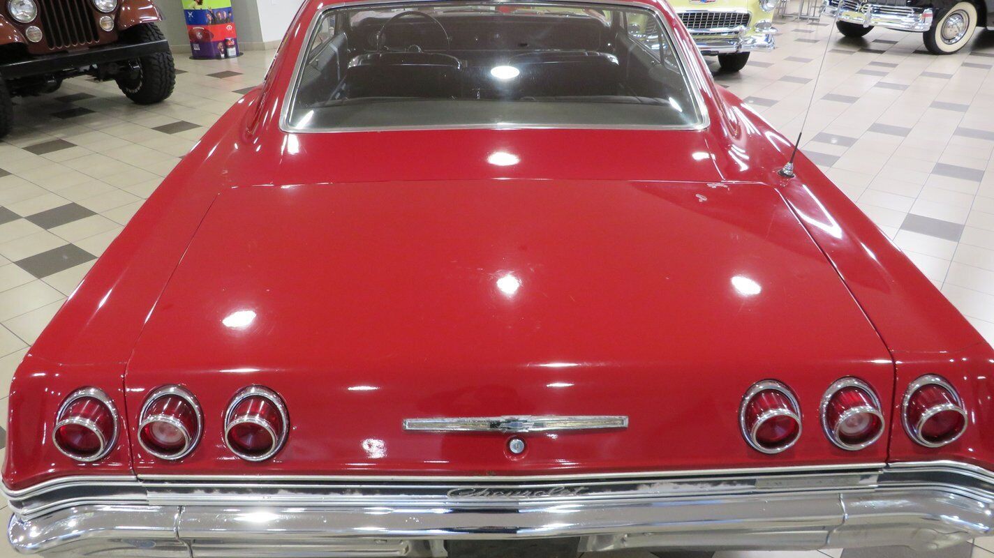 Chevrolet-Impala-1965-19