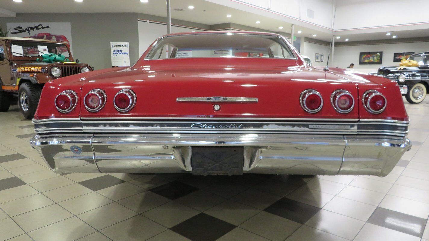 Chevrolet-Impala-1965-4