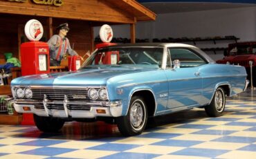 Chevrolet-Impala-1966-2