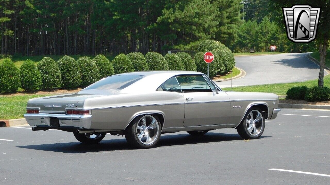 Chevrolet-Impala-1966-7