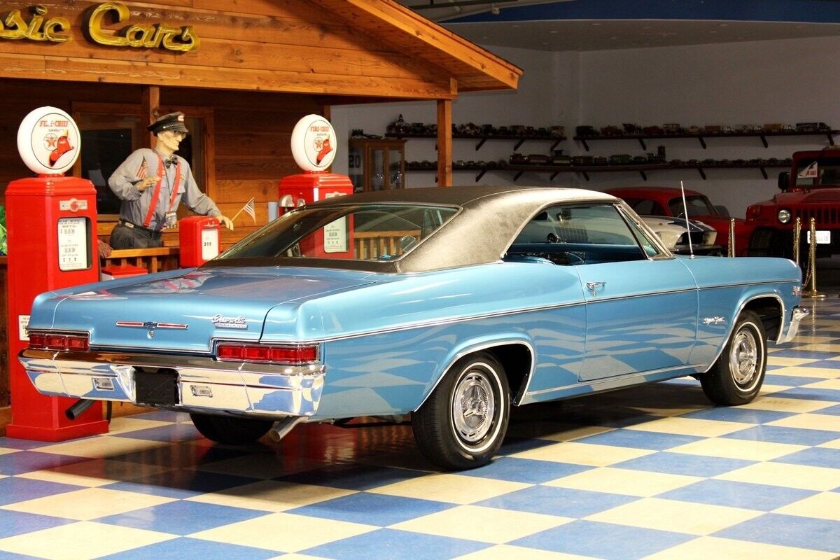 Chevrolet-Impala-1966-9