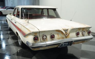 Chevrolet-Impala-Berline-1961-8