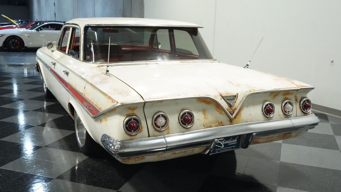 Chevrolet-Impala-Berline-1961-8