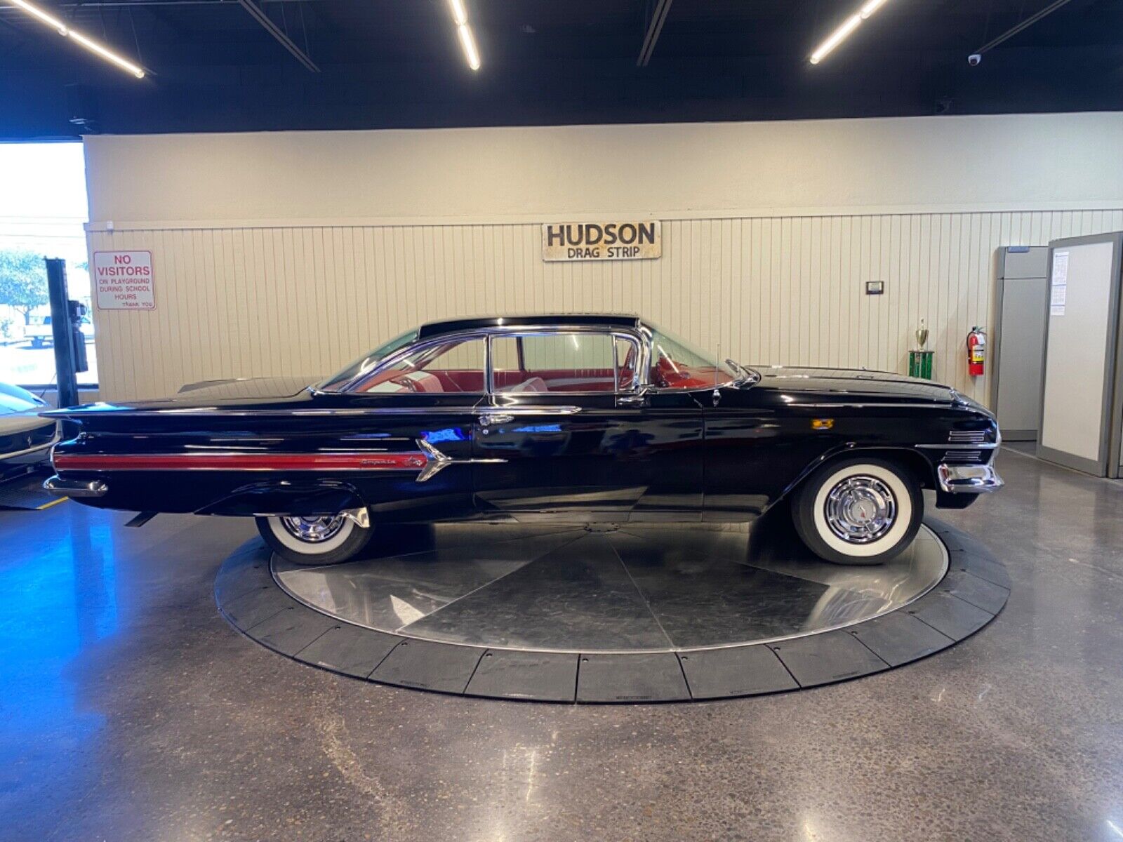 Chevrolet-Impala-Coupe-1960-6