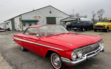 Chevrolet-Impala-Coupe-1961-1