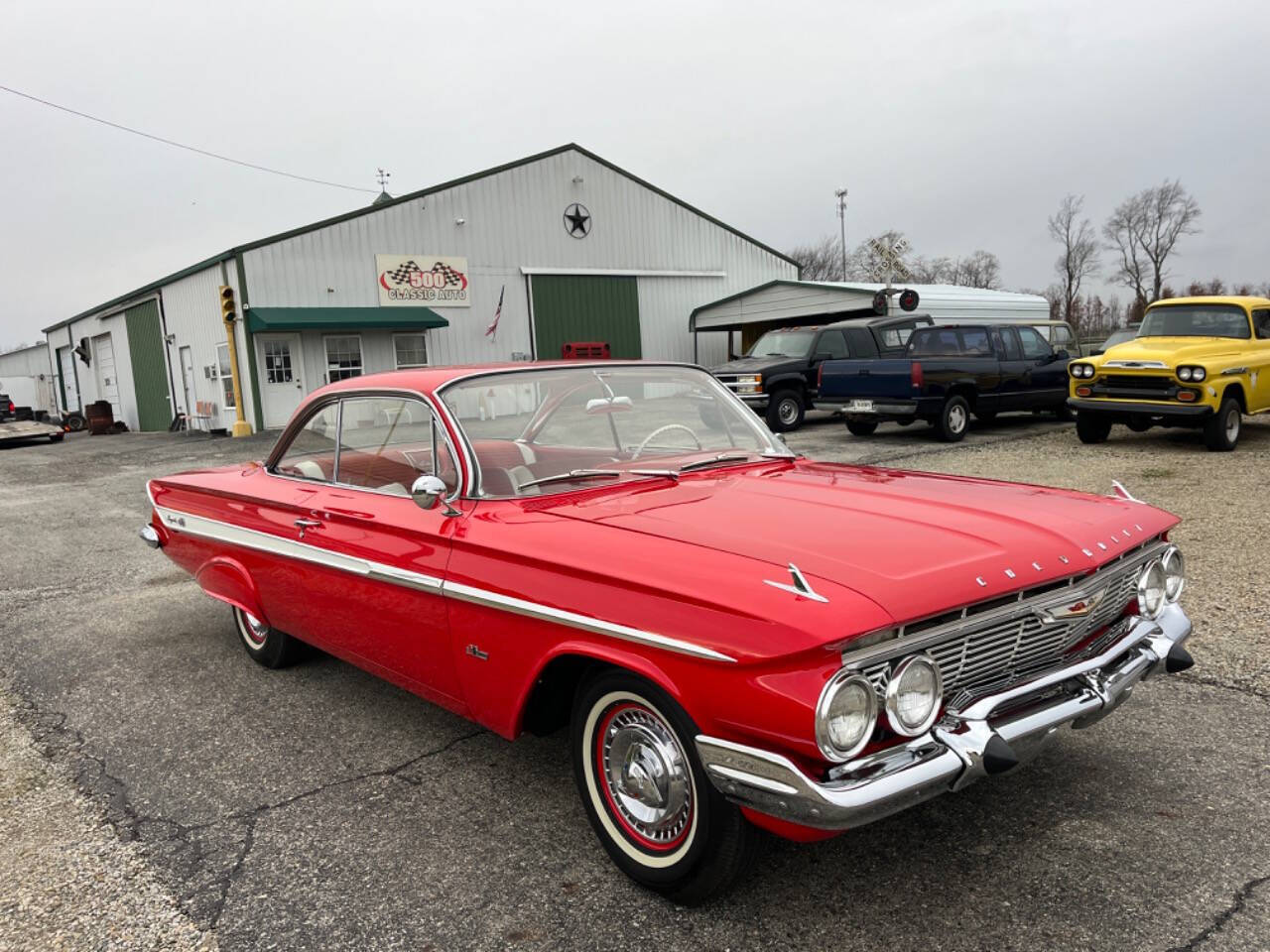 Chevrolet-Impala-Coupe-1961-1