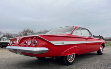 Chevrolet-Impala-Coupe-1961-13