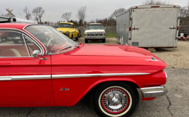 Chevrolet-Impala-Coupe-1961-18