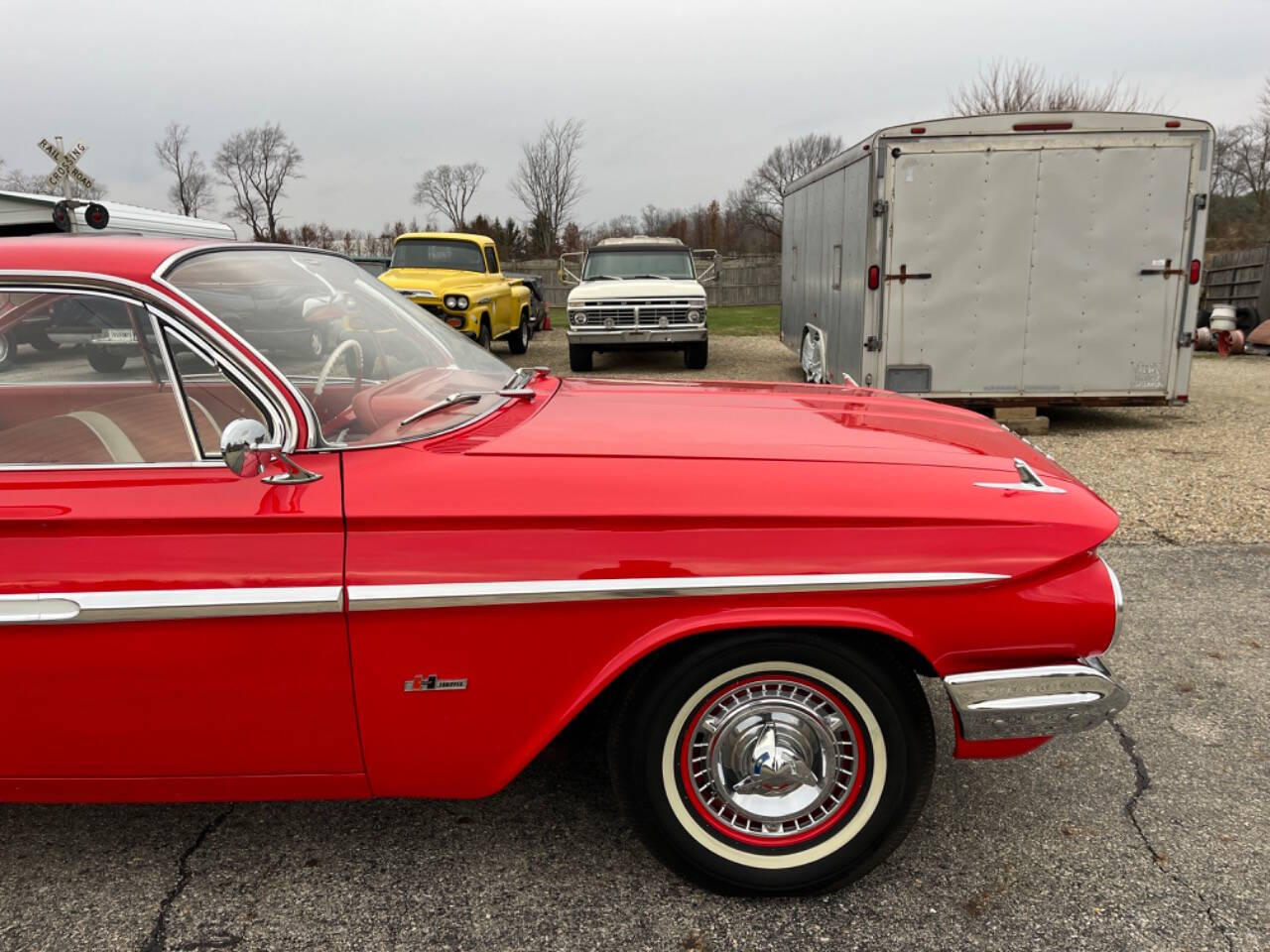 Chevrolet-Impala-Coupe-1961-18