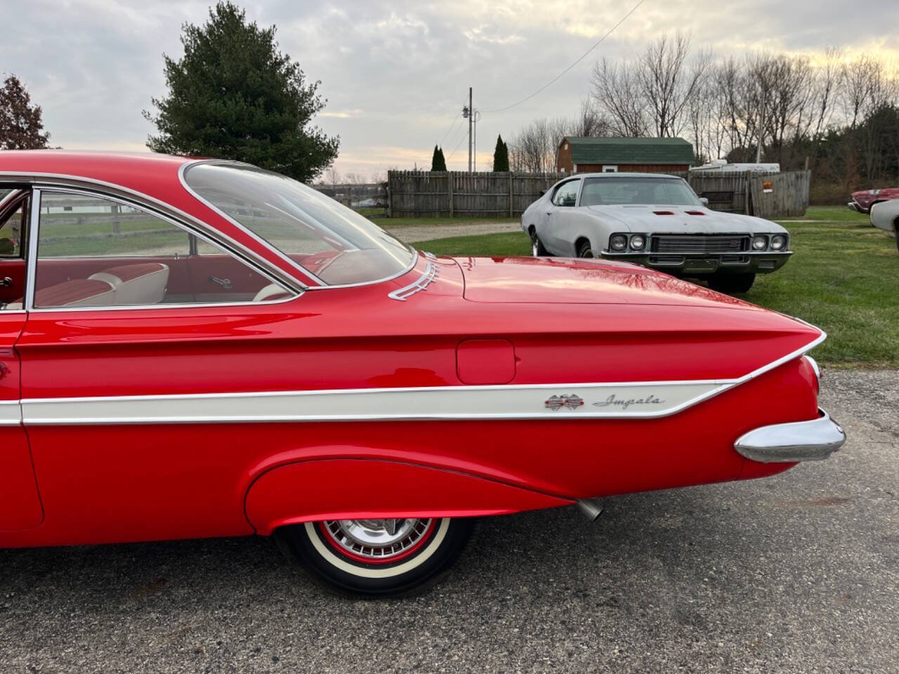 Chevrolet-Impala-Coupe-1961-25