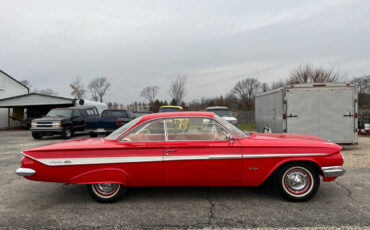 Chevrolet-Impala-Coupe-1961-3