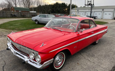 Chevrolet-Impala-Coupe-1961-5