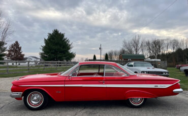 Chevrolet-Impala-Coupe-1961-7