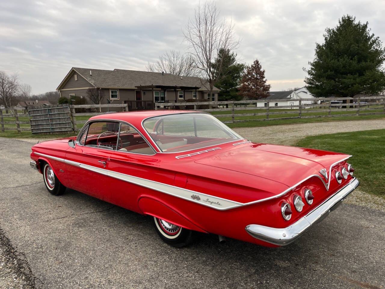 Chevrolet-Impala-Coupe-1961-8