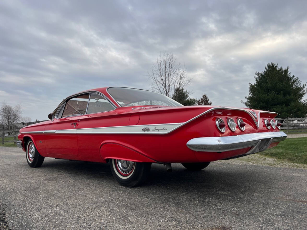 Chevrolet-Impala-Coupe-1961-9