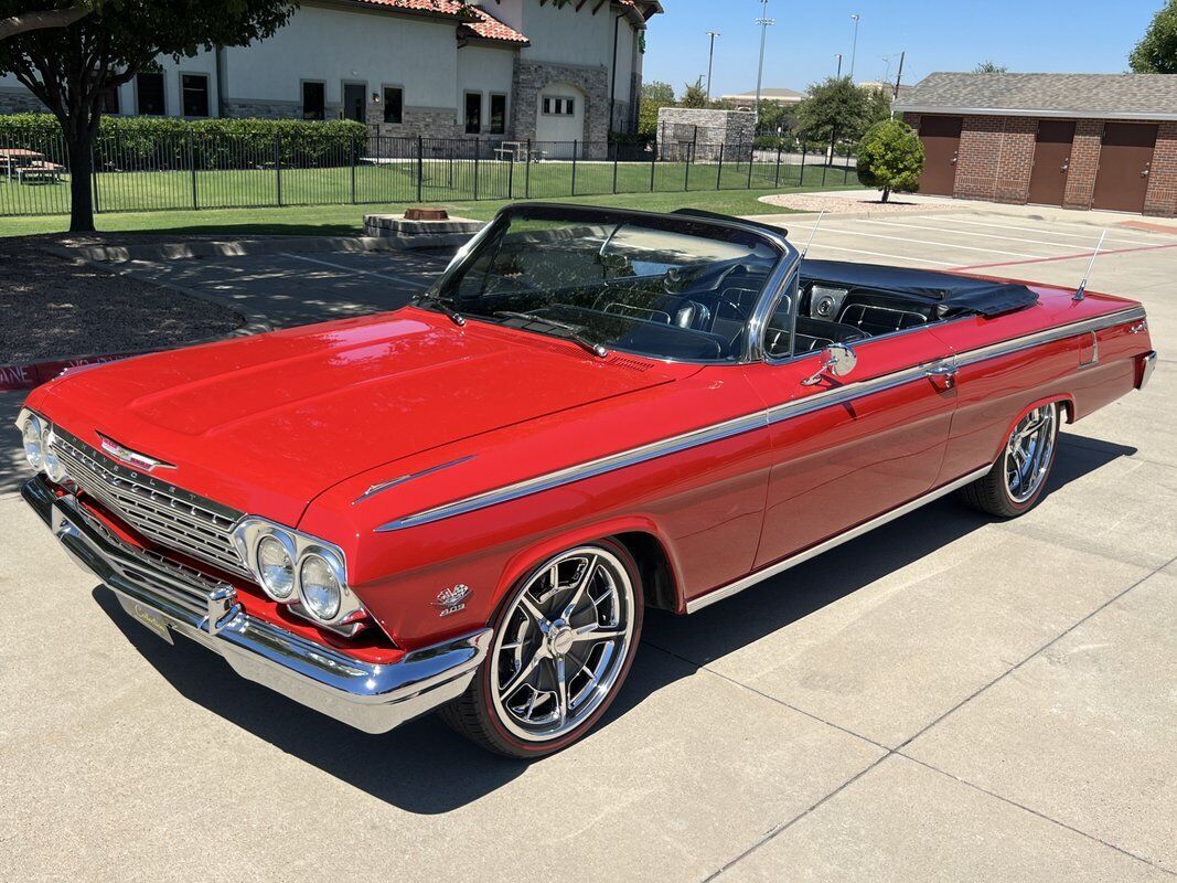 Chevrolet-Impala-Coupe-1962-1