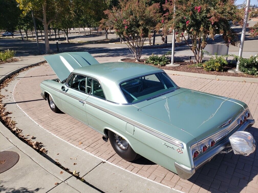 Chevrolet-Impala-Coupe-1962-12