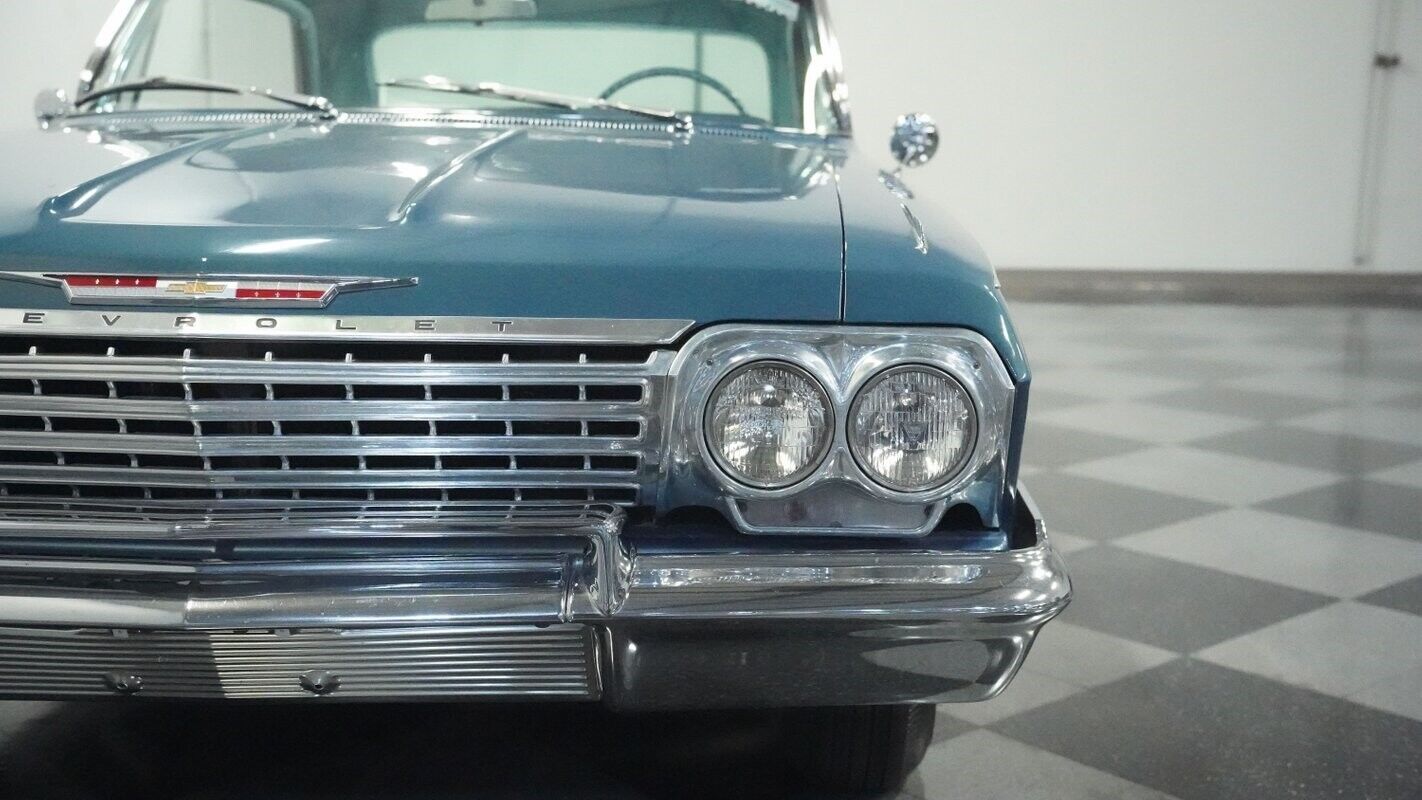 Chevrolet-Impala-Coupe-1962-18