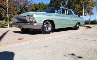 Chevrolet-Impala-Coupe-1962-2