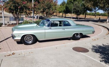 Chevrolet-Impala-Coupe-1962-24