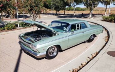 Chevrolet-Impala-Coupe-1962-32