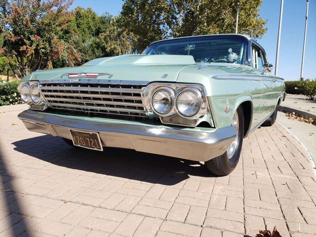 Chevrolet-Impala-Coupe-1962-35