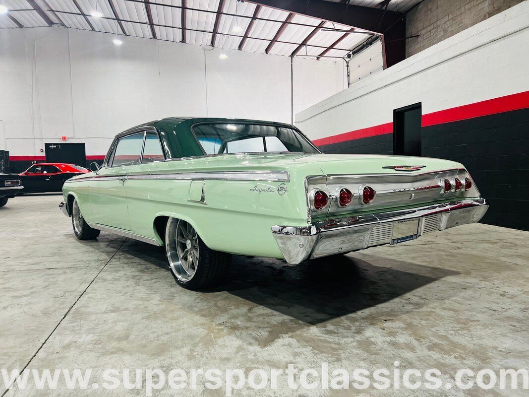 Chevrolet-Impala-Coupe-1962-6