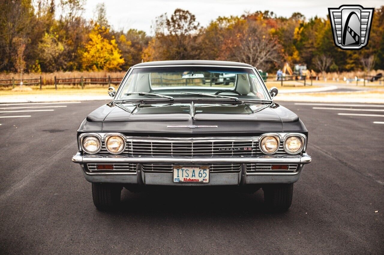 Chevrolet-Impala-Coupe-1965-9