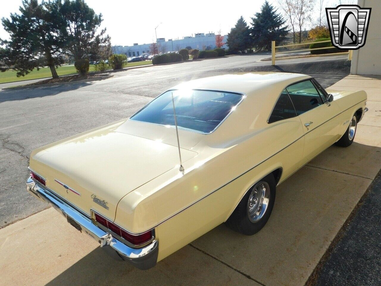 Chevrolet-Impala-Coupe-1966-4