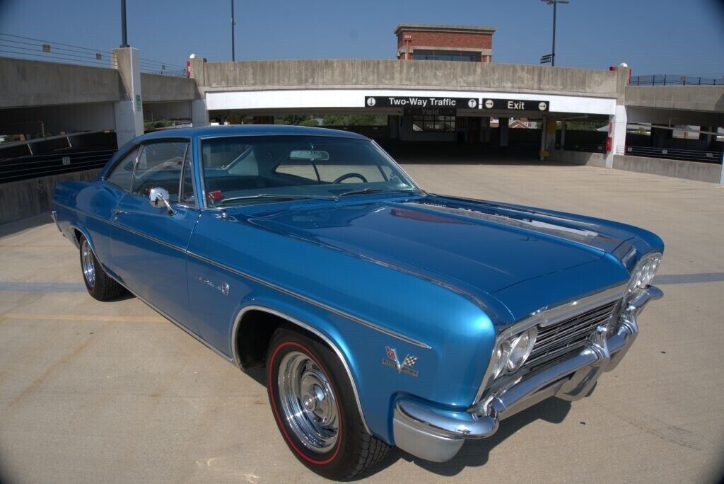 Chevrolet-Impala-Coupe-1966-7