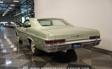 Chevrolet-Impala-Coupe-1966-9