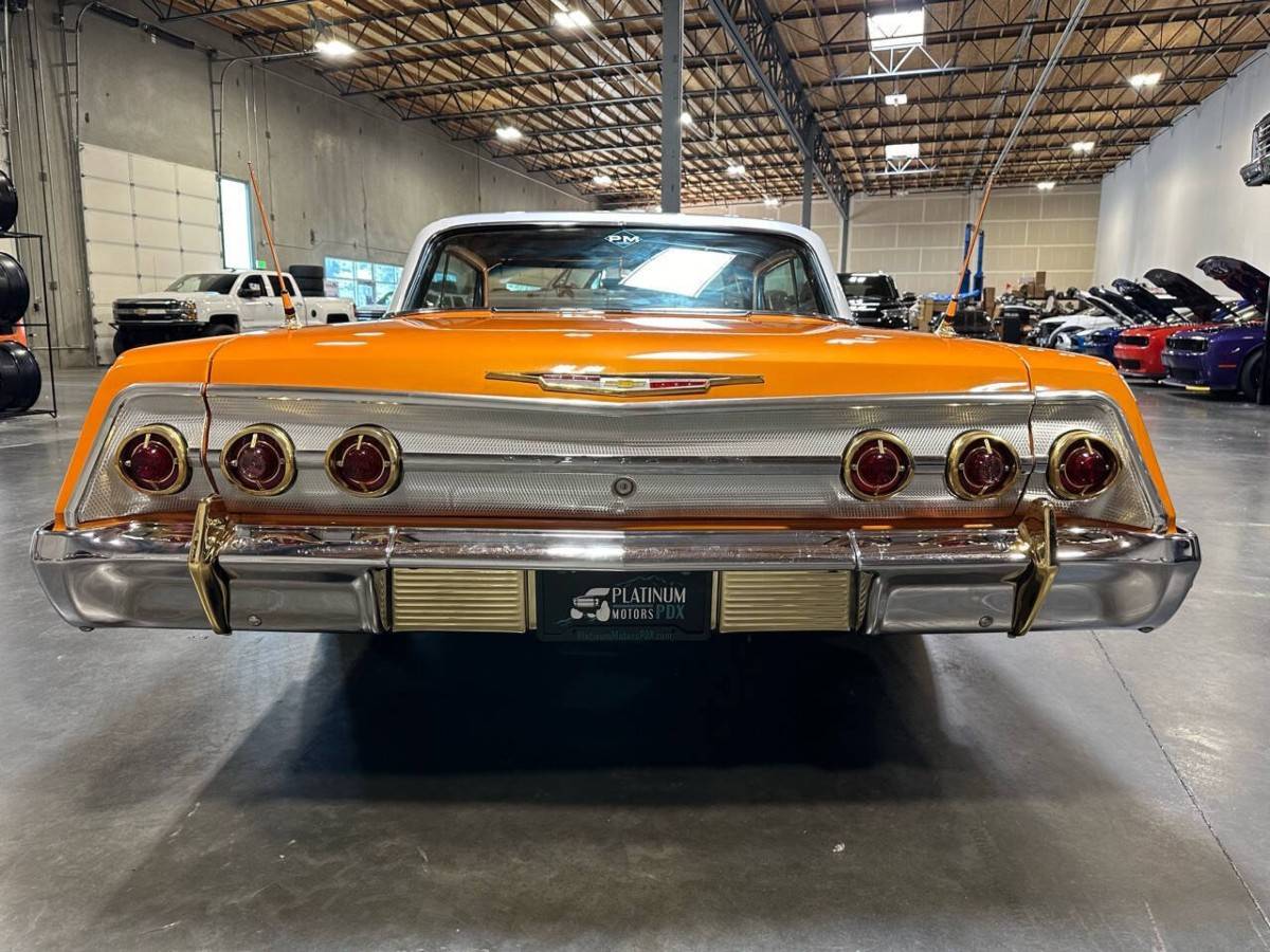 Chevrolet-Impala-restomod-1962-23