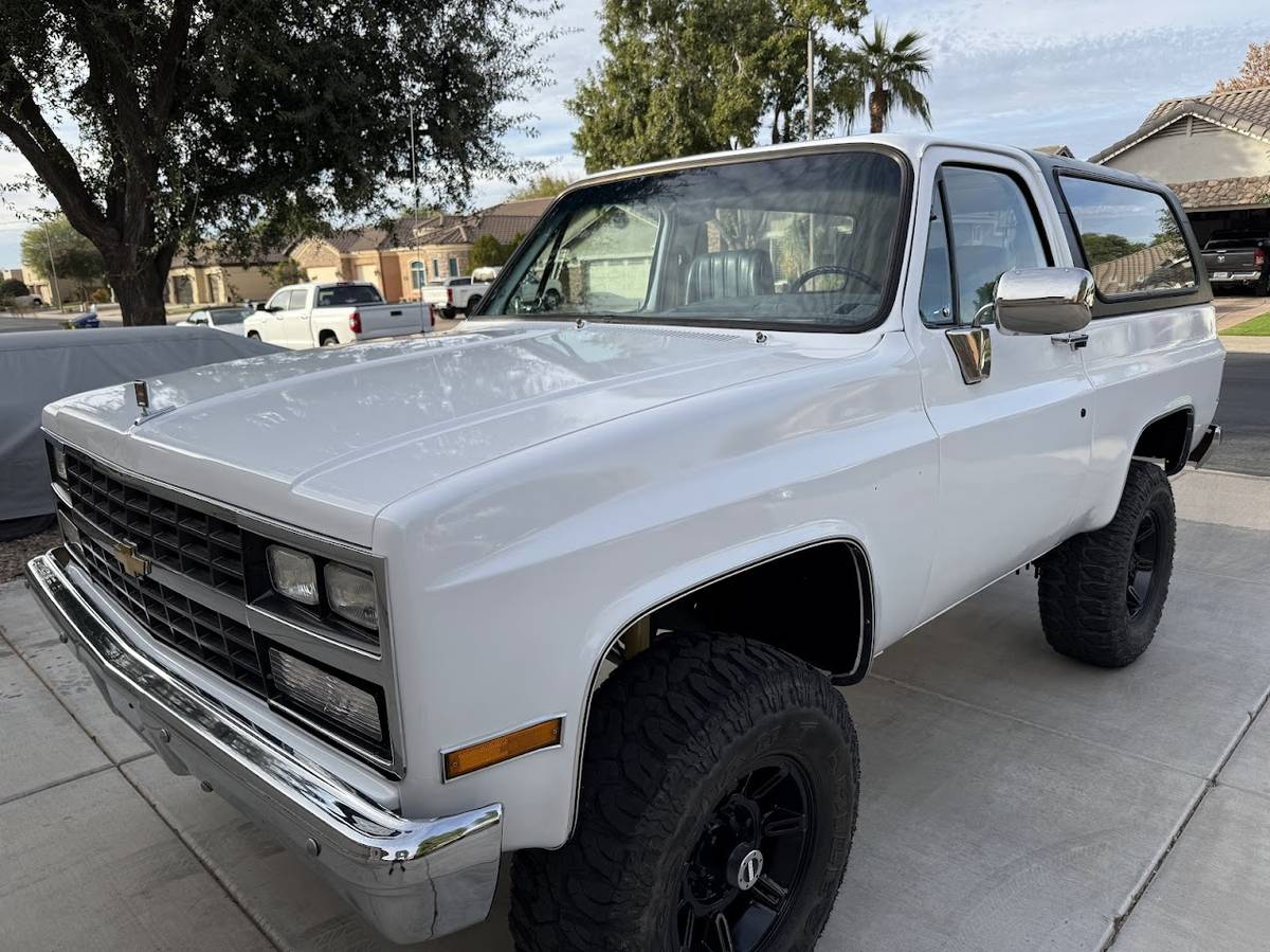 Chevrolet-K5-blazer-1983-20